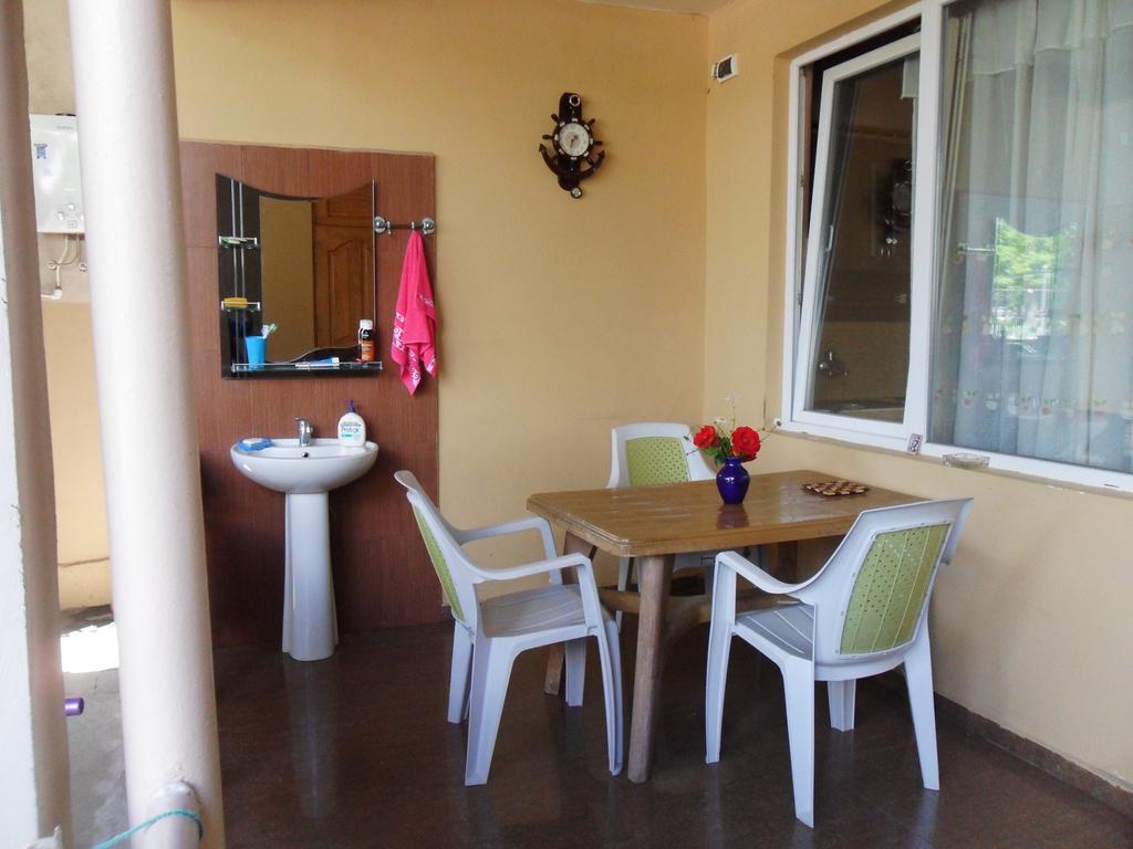 Guest House Nika Kobuleti Exterior photo